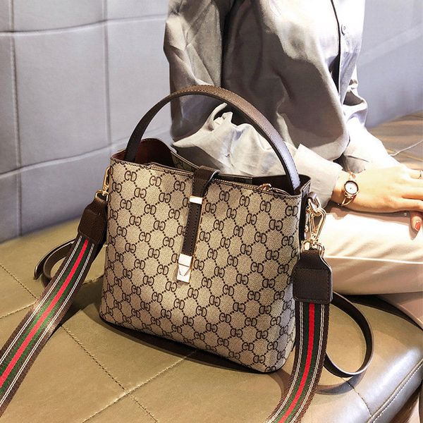 

women's new handbag fashion luxurys bucket retro shoulder large capacity wide strap handtebx