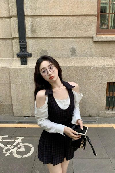 

casual dresses retro grid long-sleeved dress female age season 2021 holiday two shoulder waist show thin pleated, Black;gray