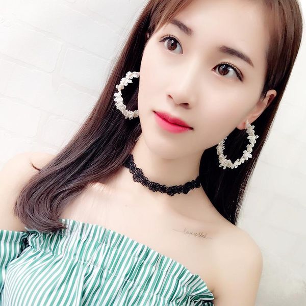 

hoop & huggie 2021 test fashion brincos oorbellen bijoux neo-gothic white lace flowers combination big circle earrings women jewelry, Golden;silver