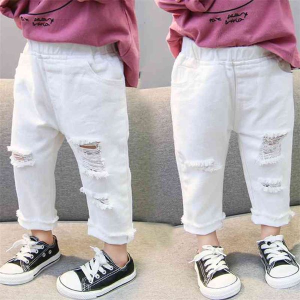 2021 Primavera Autunno Neonate Jeans strappati Bambini Bambini Pantaloni con foro rotto Colore bianco Ragazze Elastico in vita Pantaloni in denim 210317