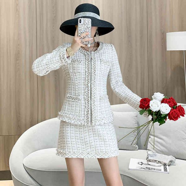 

dresses fashion luxury autumn winter women 2 piece runway pearl beading tassel thick red tweed jacket coat + pencil skirt set, White