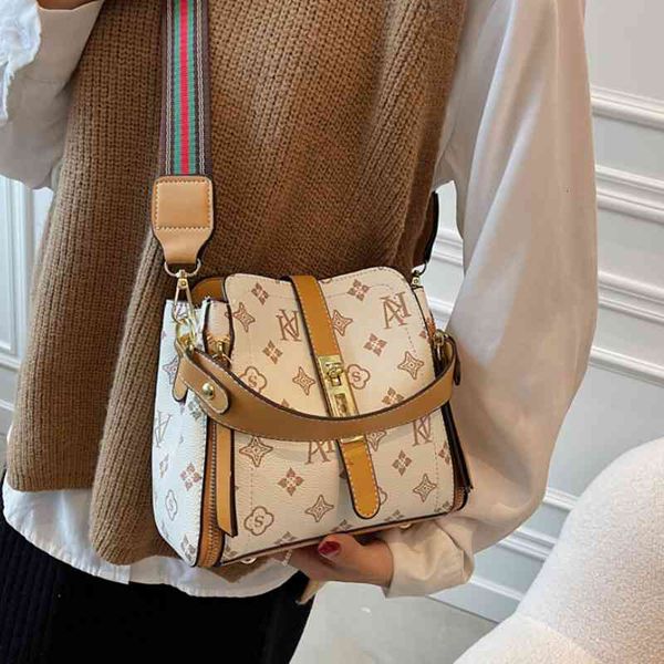 

fashion leather shoulder 2021 portable personality reto handbag women whole luxury brand design task273i, Black