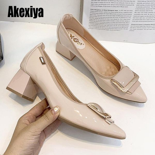 

dress shoes pointed toe thick heels women's fashion metal decorative buckle shallow mouth single 2021 autumn solid color, Black