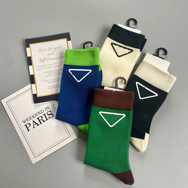

2021 p triangle leather label black and white color tube socks college design fashion brand couples with simple luxury