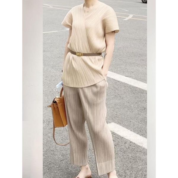 

women's pants & capris miyake pleated 2021 summer drape loose fashion large size slimming all-match casual capri-pants oggers women, Black;white