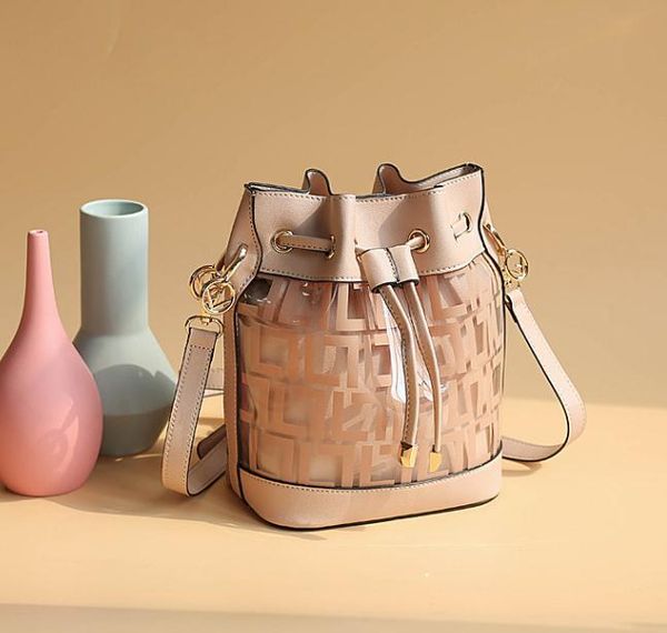 

2020 new portable messenger bag trend color 15contrast mini shell transparent beach color jelly bag25, Red;black