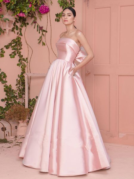 Simples pérolas rosa cetim vestidos de noite 2022 vestidos de festa formal strapless grande arco de volta longa dama de honra vestido de baile