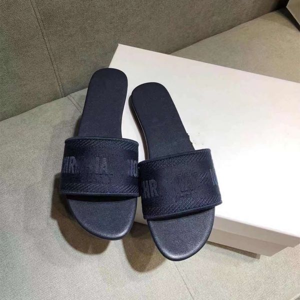 

classic luxury designers beach slippers fashion sense, Black