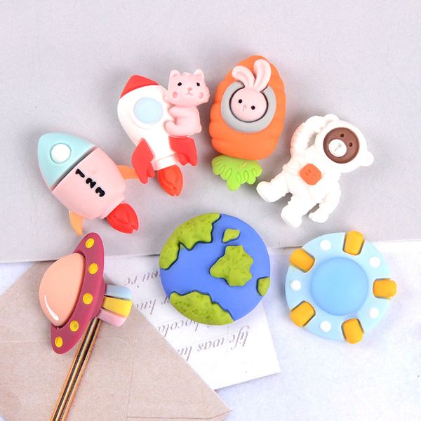 20 adet / grup Mini Reçine Bileşenleri Ayı Astronot Zeplin Toprak Flatback Cabochon Minyatür Desen Aplike Süs Craft DIY Karalama Defteri