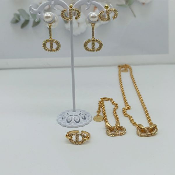 

designers luxury fashion dijia d letter pearl diamond 2021 fashion women necklace bracelet earring ring set, Red;brown