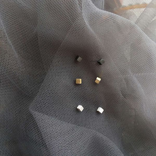 

allergy earrings temperament simple small. they need take earrings when sleeping