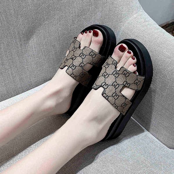 

sandals slippersthick soled slippers women's wear wettable water 2021 summer new fashion versatile women's flat bottom flip floplu, Black