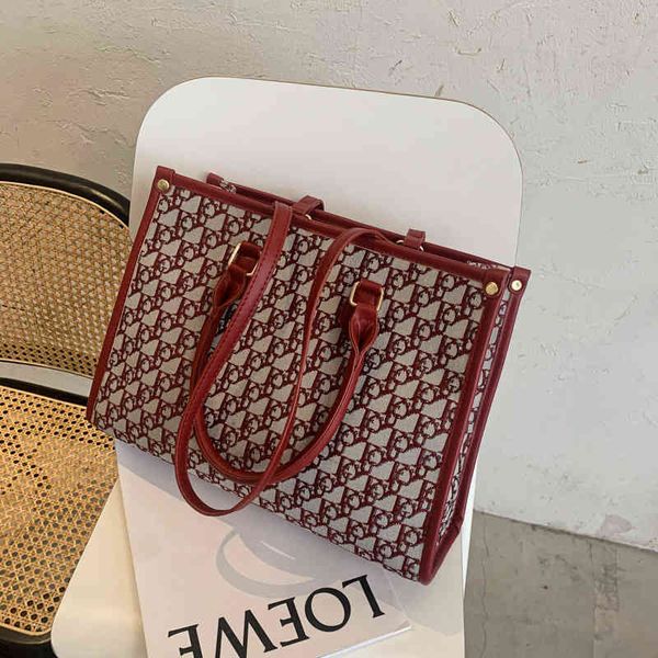 

2022 latest luggage factory wholesale large capacity women's one shoulder versatile bag bags