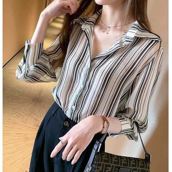 

t-shirt t-shirt 2021 striped women's summer new loose and lazy style thin sunscreen shirt jacket fashion, White