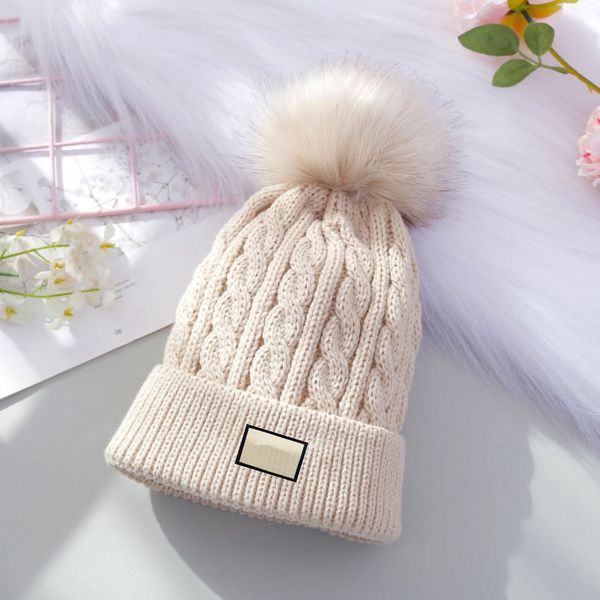 

Kids Caps in Stock Fashion Designer Children Hat Beanies Autumn Winter Knitted Casual Outdoor Hats Solid Hairball Beanie with Pom G360, Red