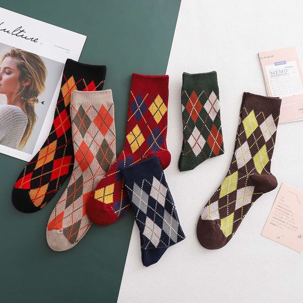 

autumn and winter stockings pile high cotton diamond lattice college style trendy socks, Black;white