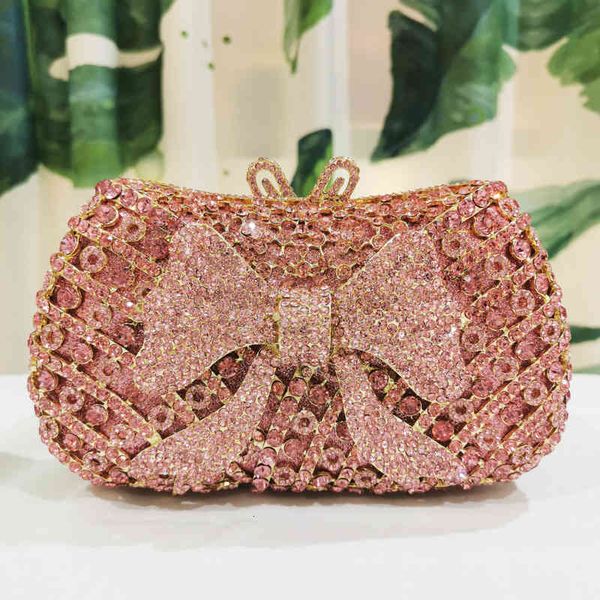 

style dinner bag for spring