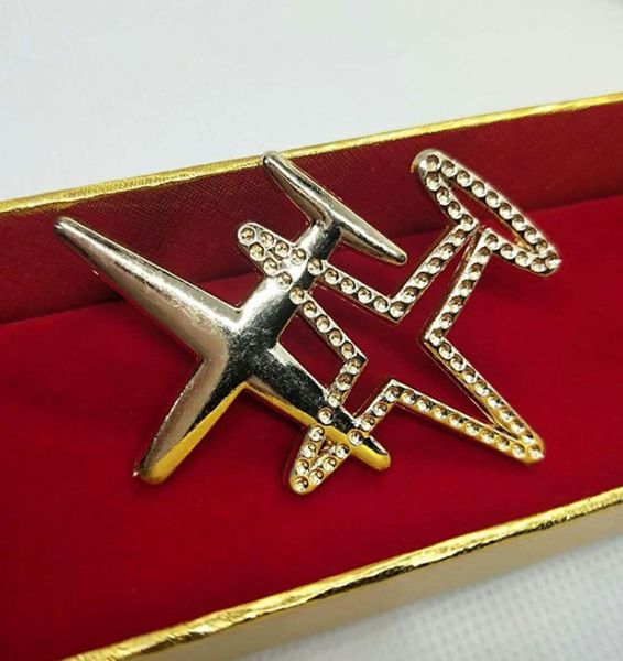 

fashion gold double plane brooch with european and american badge, Gray