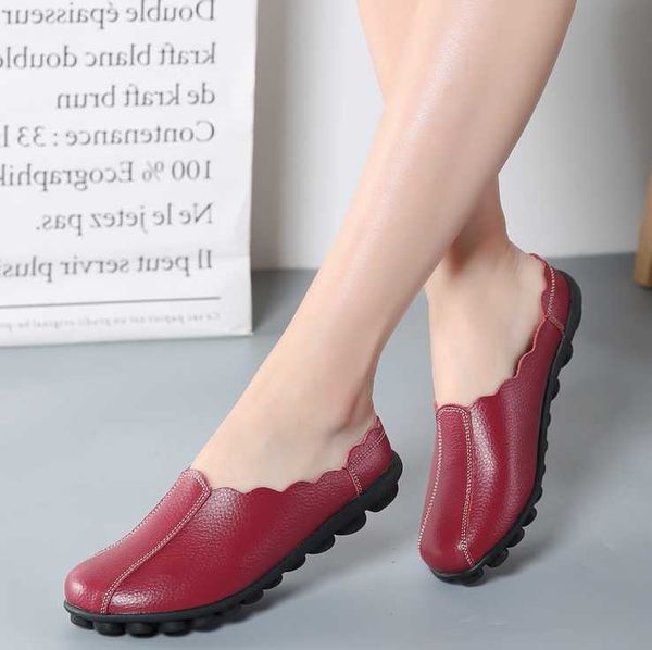 

summer leather sandals middle aged and old women's shoes flat bottom low heel soft sole large 43, Black