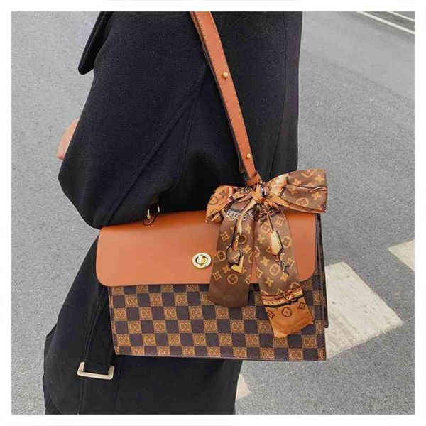 

2022 factory wholesale star same female fashion single shoulder foreign style portable diagonal cross bag large capacity trendy briefcase