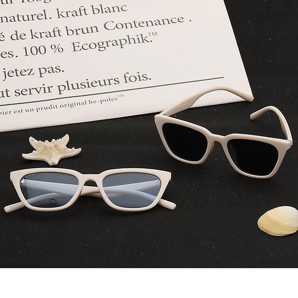

trendy fashion sunglasses men and women small face retro triangle frame anti-uv, White;black