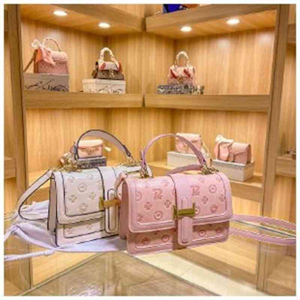 

2022 factory outlet online handbag female embossed saddle summer