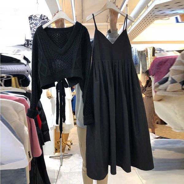 

2021 autumn women's wear korean version net red v-neck sweater + dign suspender drs, Black;gray