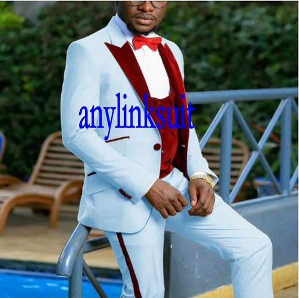 Классический стиль One Button Sky Blue Groom Tuxedos Пик Винный бархатный отворот свадьба / выпускной / выпускной / ужин Groomsmen Мужские костюмы Blazer (куртка + брюки + жилет + галстук) W1449