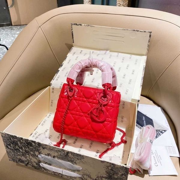 

d 2021 casual and fashionable leather one shoulder rhombic princess bag handbag