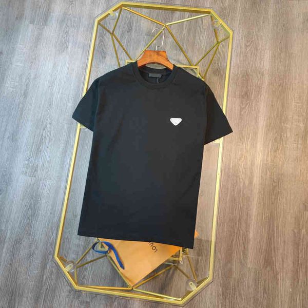 

pure yuan version designer 2022 spring summer new couple classic triangle leather stard round neck short sleeve t-shirt men's and women, White