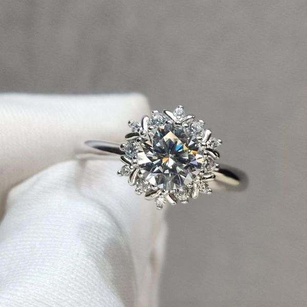 

cluster rings 925 sterling silver romantic flower bud brilliant cut diamond test past 1 ct d color vvs1 moissanite ring women gemstone, Golden;silver