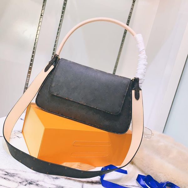

bags shoulder designer luxury mini looping flap shoulder one hand purse brown size 28-18-9cm