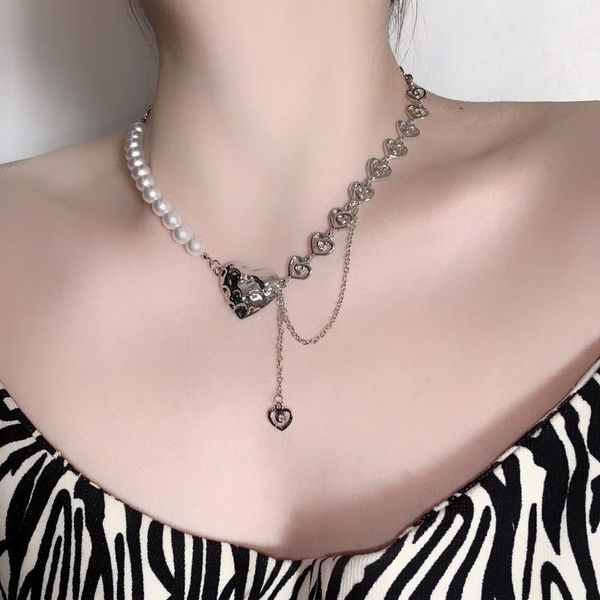 

pendant necklaces vintage angel pearl hollow out heart necklace for women punk harajuku hip hop baroque irregular choker 2021, Silver