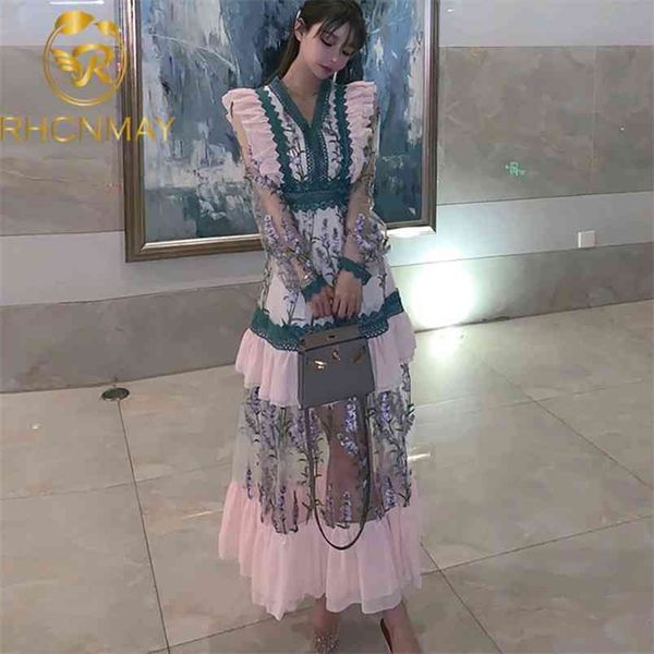 Sommer Französisch V-Ausschnitt Palast Stil Kleid Weibliche Stickerei Nähte Retro Lange Böhmen Mode Aushöhlen Mesh Vestidos 210506