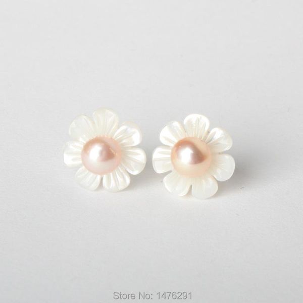 

stud natural white mother pearl shell flowers earrings 1 pair, Golden;silver