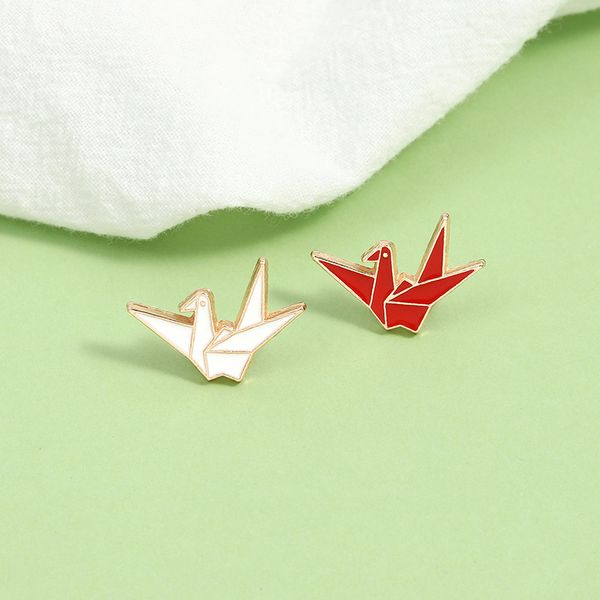 

gold plated thousand paper cranes brooches for women cartoon cute red white couple enamel paint lapel pins funny badges denim shirt gift bag, Gray