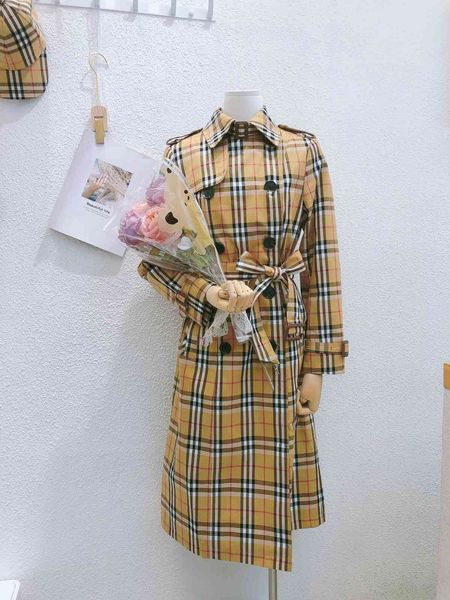 

down jacket 2021 autumn and winter windbreaker coat women's high sense medium long ins european british b grid, Black