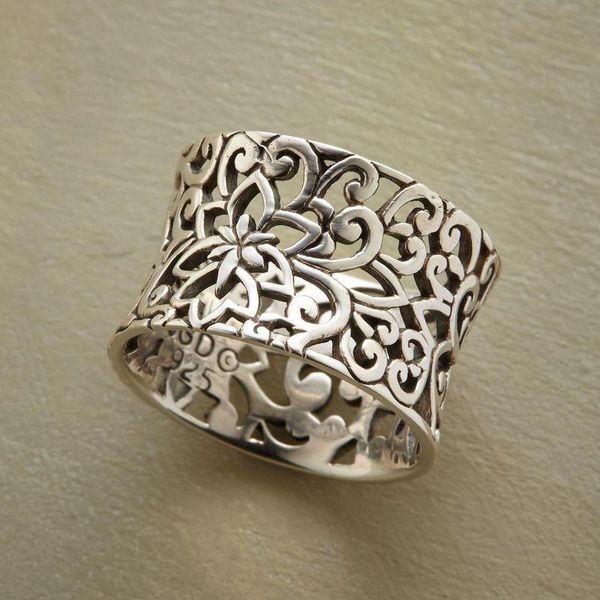 

cluster rings retro simple irregular hollow flower ring for women ancient silver color female party jewelry accessories, Golden;silver