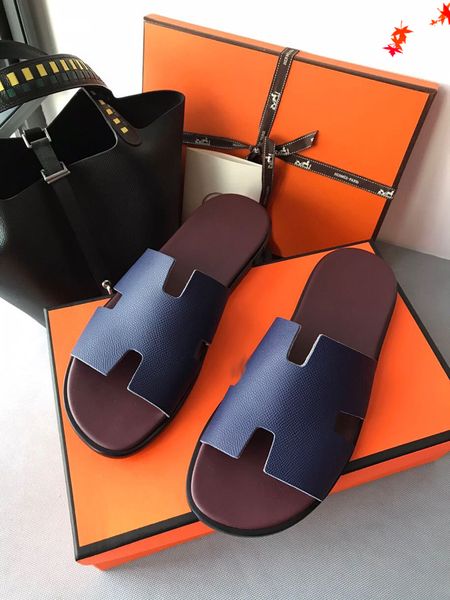 

2021 designer fashion luxurys men slippers summer beach genuine leather rivet slipper flip flops sandals man casual flat slides with box lar, Black
