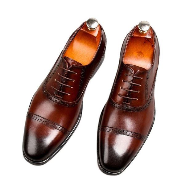 

dress shoes carved lace-up men's shoes, business suit leather made of large cowhide. european version. wedding, Black