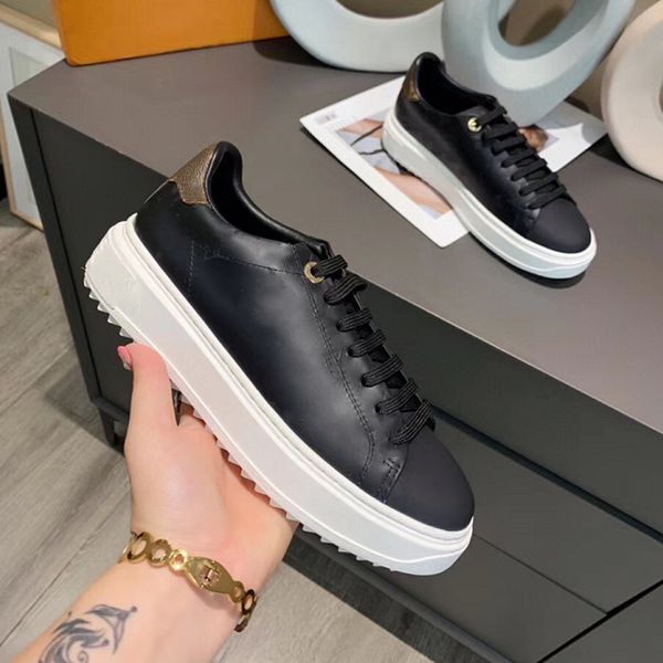 

luxury design shoesembossed lace leatherleather sneakers for women queen presides over white sports flat bottom high end leisure party weddi