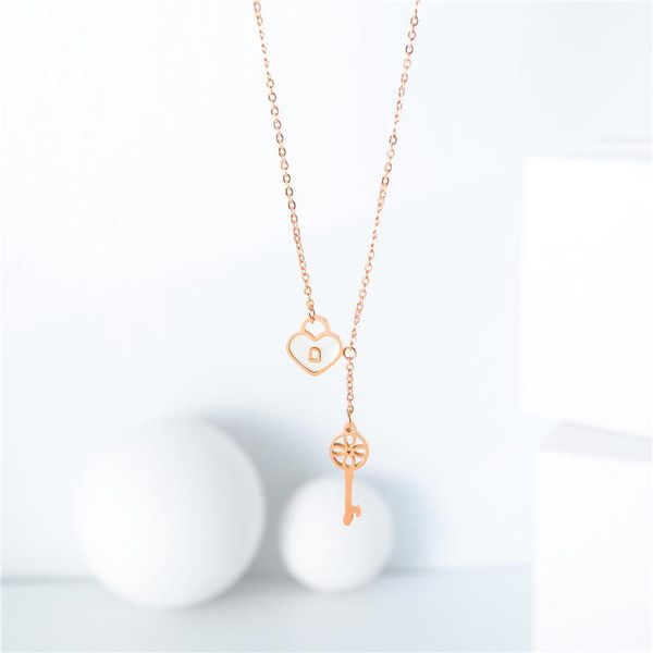 

chains korean version of the jewelry, simple and fashionable love titanium steel ladies necklace, personalized lock key clavicle ch, Silver