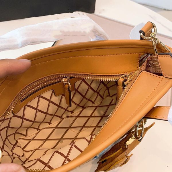 

louis vutton bagclassic high-quality leather shoulder bags luxury women designer bucket bag small size package totes have zipper womens purs