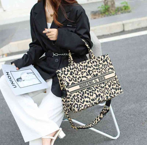 

2022 latest models handbag wholesale high capacity bag women's french minority leopard single shoulder bag