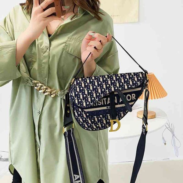 

factory store 65% off clearance sale handbag bags 2021 printed single shoulder ins saddle chain messenger bag, Black;red