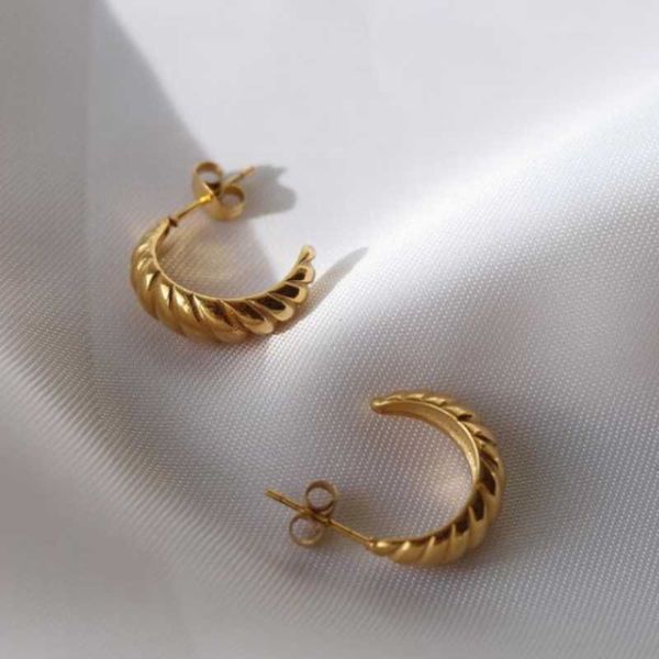 

hoop & huggie earrings gold color copper earring twisted wire selling for women girls casual sports jewelry, Golden;silver