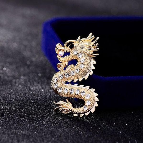 Spille, spille Stile cinese vintage Zircone lucido intarsiato Drago Distintivo Spilla Spilla Glamour Accessori per gioielli da ballo per uomo
