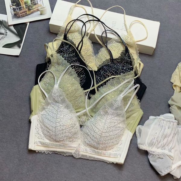 

9852 french style cloud cotton cup cover cross beauty back spaghetti strap mesh leaf stitching type womens bra set, Red;black