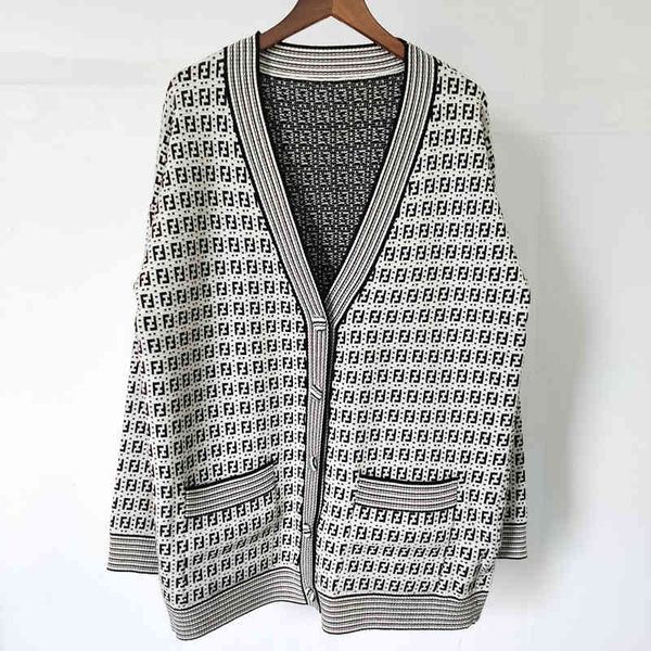 

jacquard commuter v-neck knitted cardigan, White;black