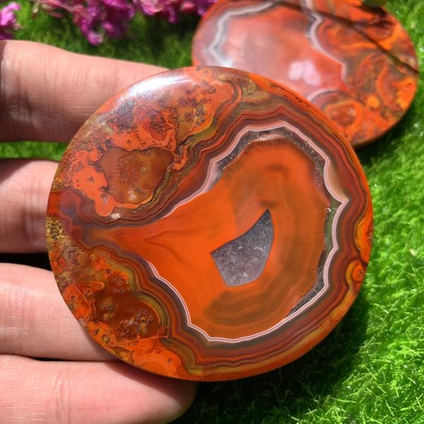 

decorative objects & figurines sell silk agate round brand palm ornaments healing crystal stone minerale gemstone for home decor